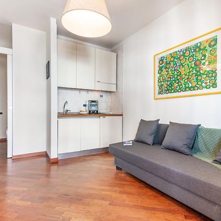 Central & Comfy Apartment With Veranda Bari Ngoại thất bức ảnh