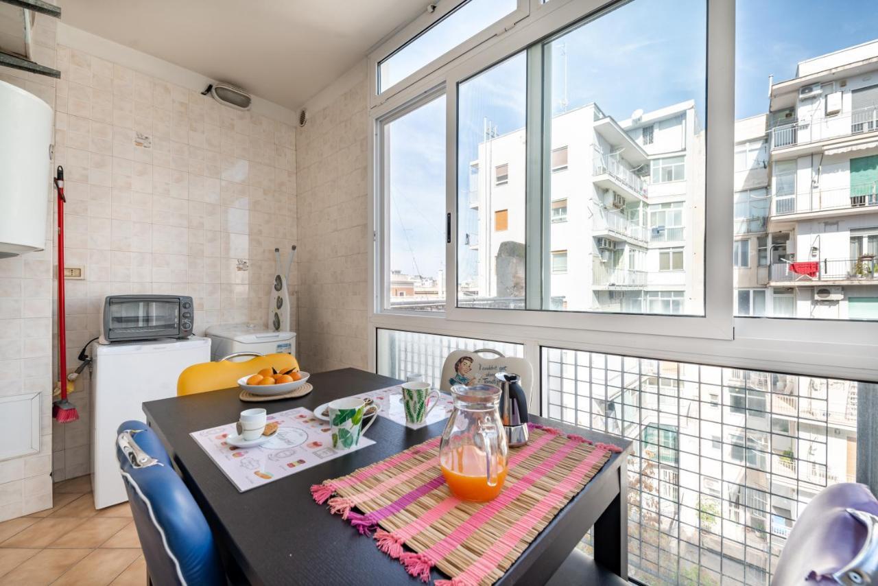 Central & Comfy Apartment With Veranda Bari Ngoại thất bức ảnh