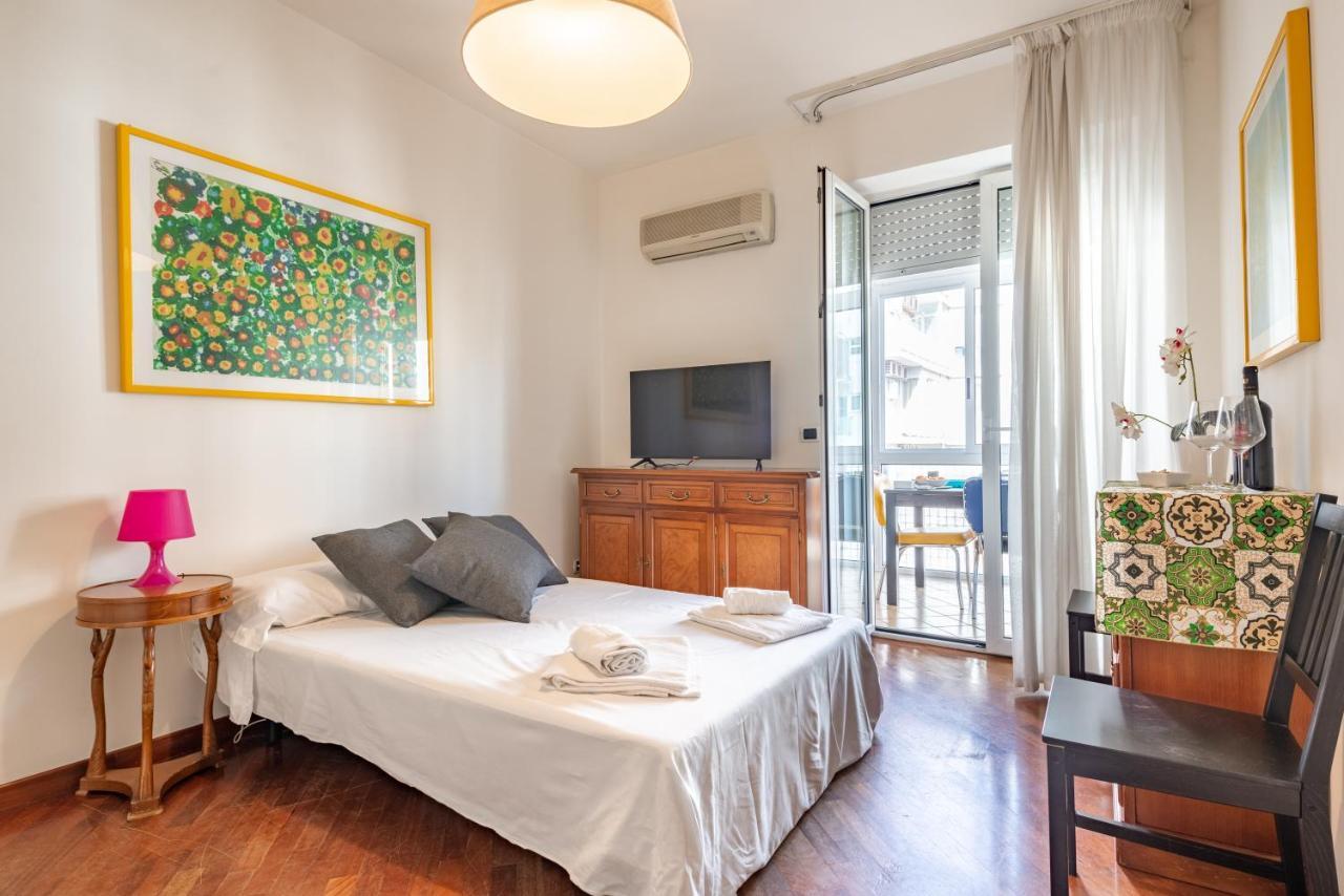 Central & Comfy Apartment With Veranda Bari Ngoại thất bức ảnh